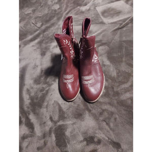 New Sterling River Taupe Embroidered Booties Ankle Boots SRC107 Women’s Size 10